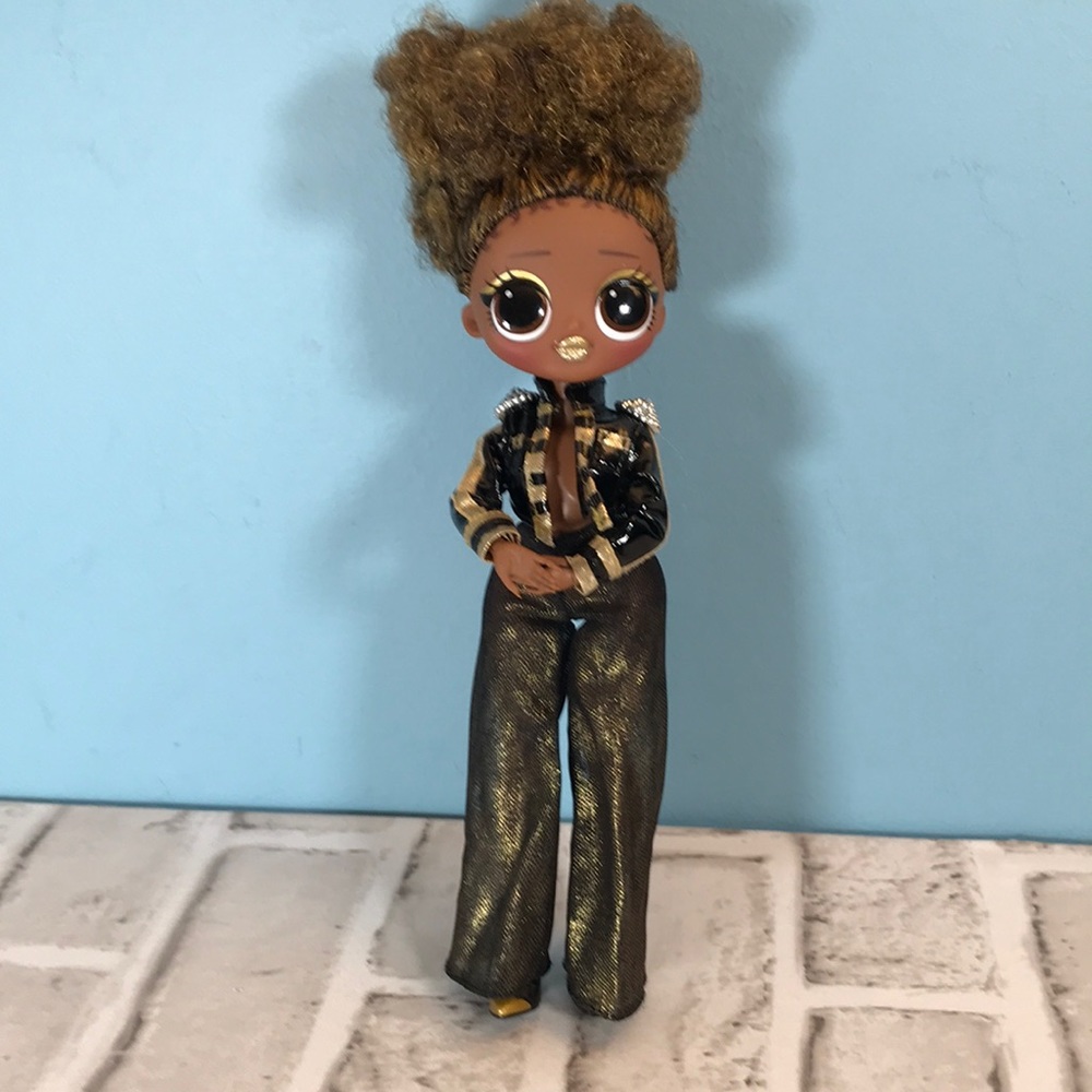 OMG Surprise doll Royal Bee